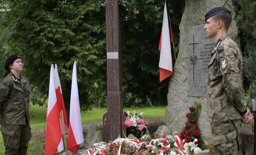 Zdjęcie do Narodowy Dzień Pamięci Ofiar Ludob&oacute;jstwa - uroczyste obchody w Tr&oacute;jcy
